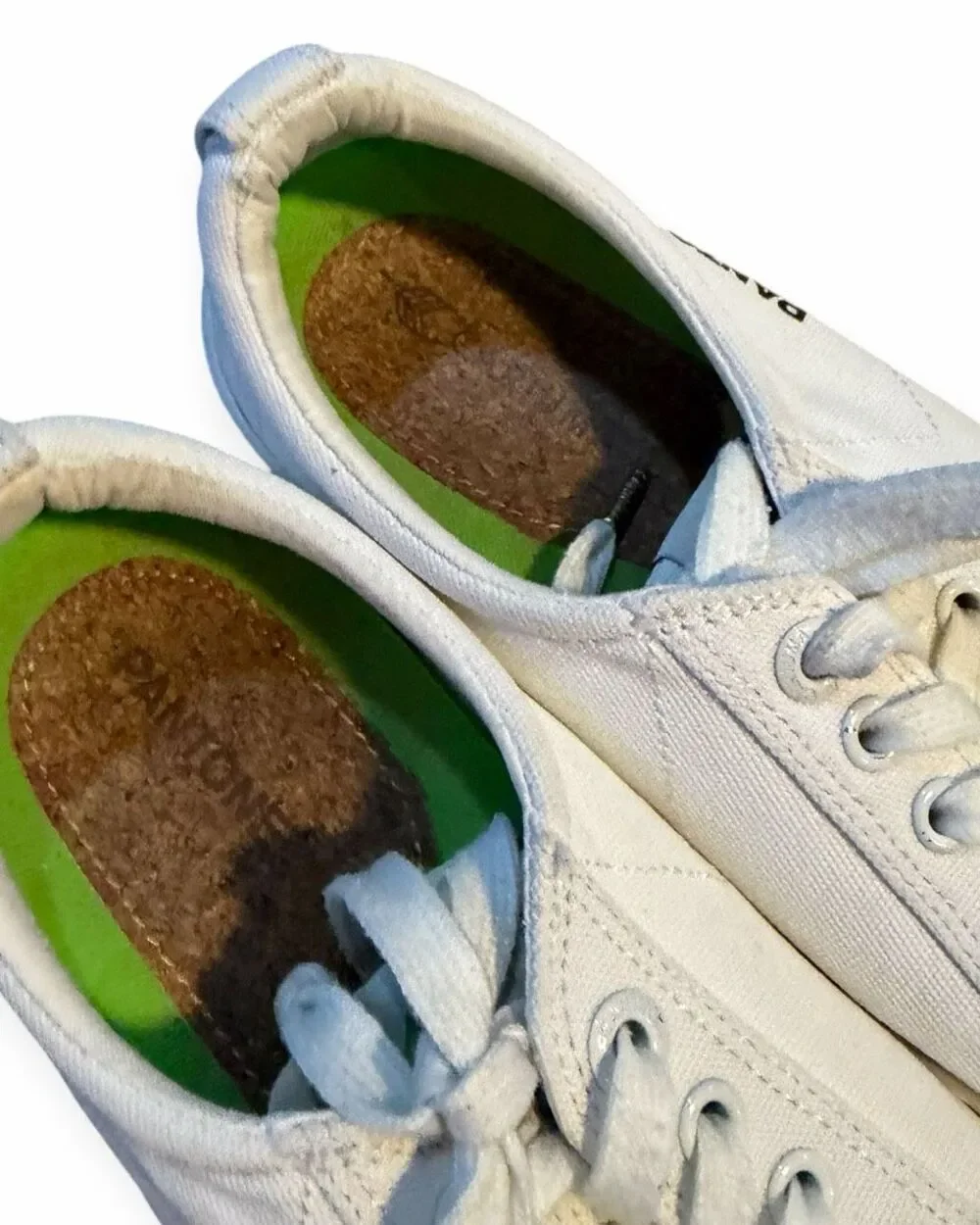CARIUMA OCA Low x Pantone Snow White Canvas Sneakers Women’s 7.5 Men’s 6